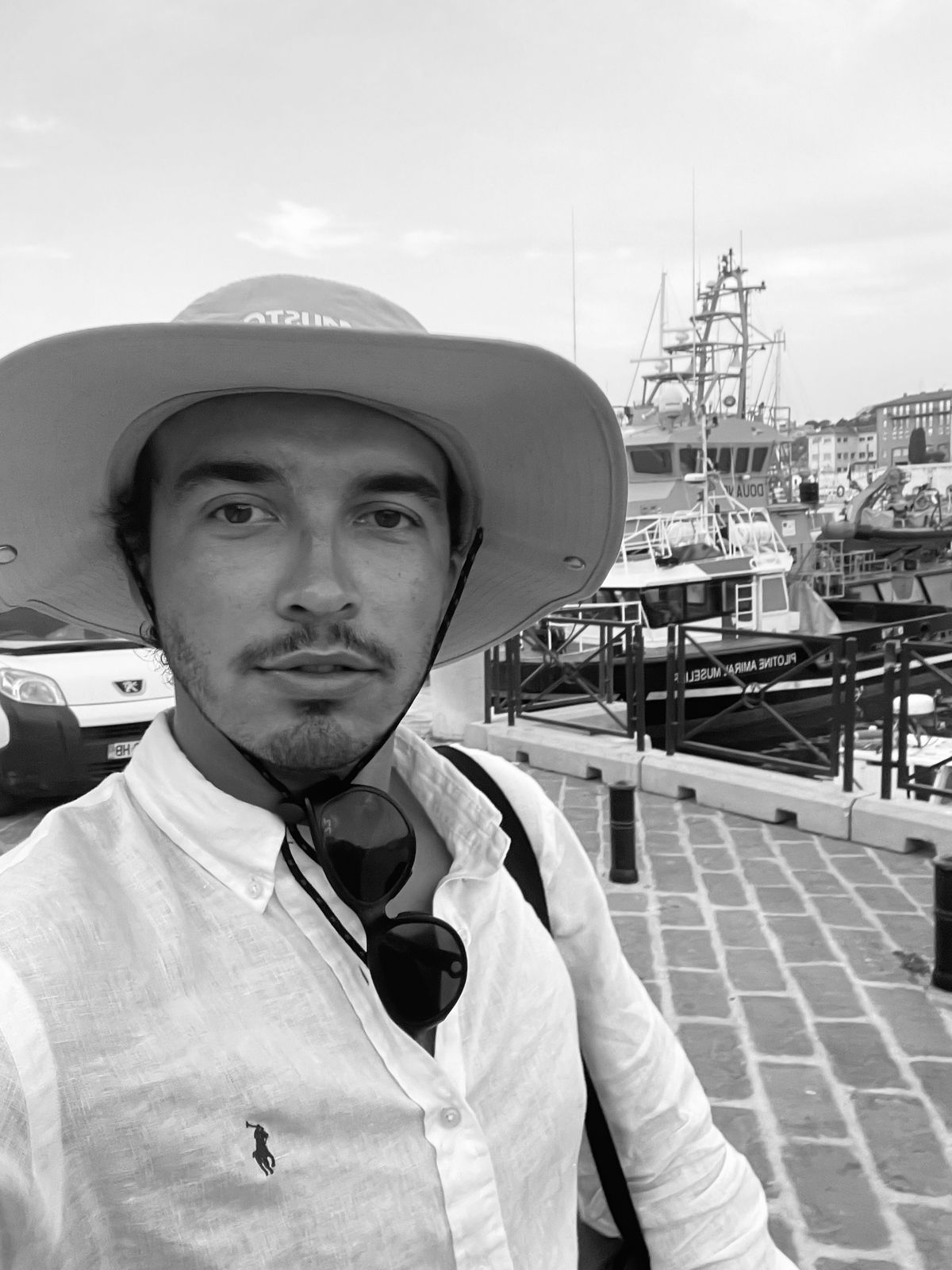Antoine, cofondateur et organisateur de 4x4 City Tours, au Port Lympia à Nice