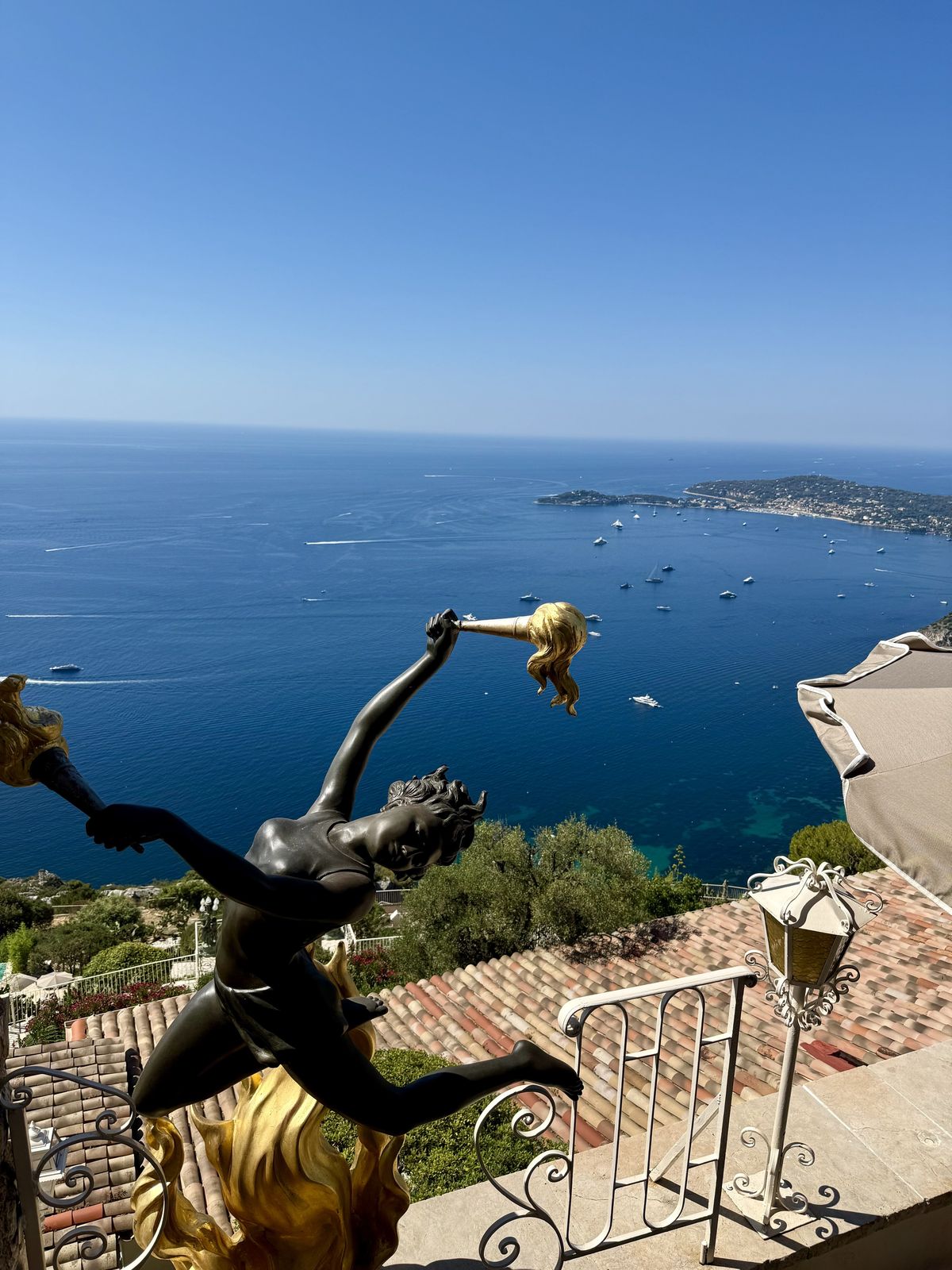 Village perché d'Èze, ruelles médiévales et vue sur la Méditerranée